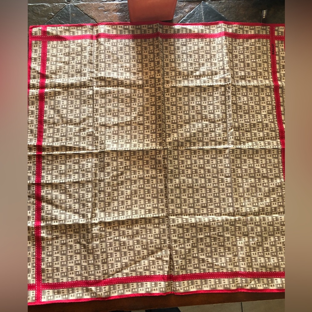Vintage Bally beautiful Beige square Scarf with Pink Borders